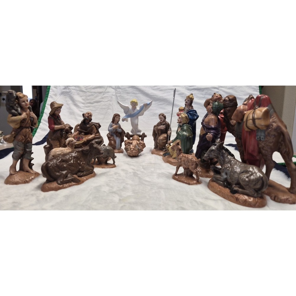 Vtg. Christmas Atlantic Mold 18 Piece Nativity Ceramic Hand Painted Holy Family